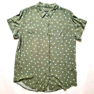NWOT Wildfang Empower Short Sleeve Button Up, Green Hearts - Size M